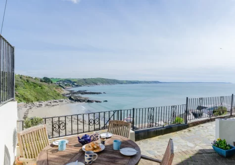 The patio & alfresco dining area at Dawn End, Looe
