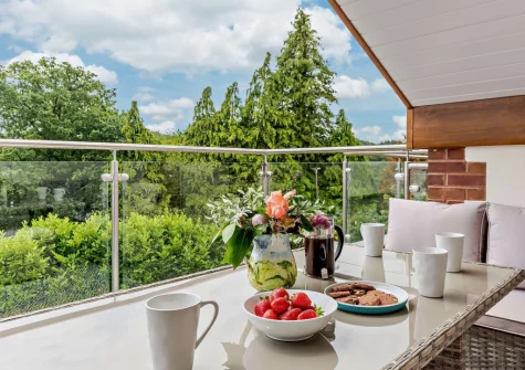 The balcony & alfresco dining area at Deer Lodge, High Bickington