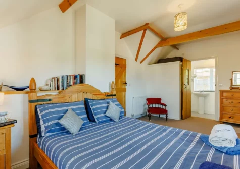 Bedroom #1 at Devereux's, Littleham