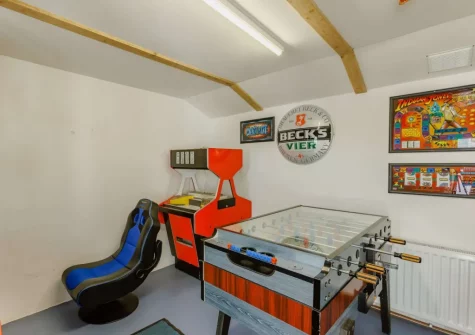 The games room at Devereux's, Littleham