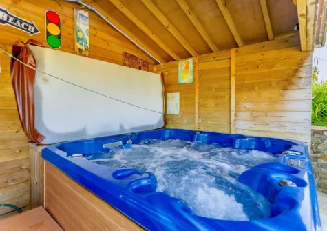 The hot tub at Devereux's, Littleham