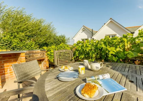 The patio, barbecue & alfresco dining area at Devereux's, Littleham