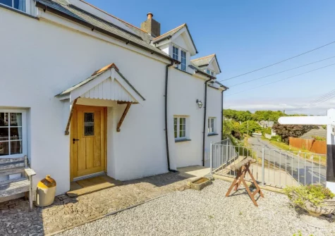 Devereux's is situated in the charming village of Littleham