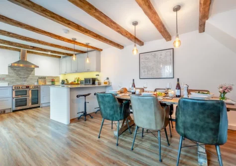 The kitchen & dining area at Deviock Farm House, Downderry