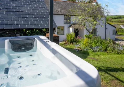 The hot tub at Deviock Farm House, Downderry
