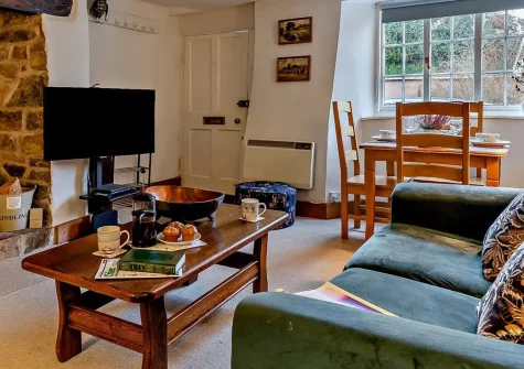 Devon's Traphouse Cottage, Winkleigh is a charming 400-year-old thatched cottage full of character. Enjoy countryside walks, cosy wood-burner evenings, and access to Dartmoor and Exmoor. Two bedrooms—perfect for romantic breaks and family holidays.