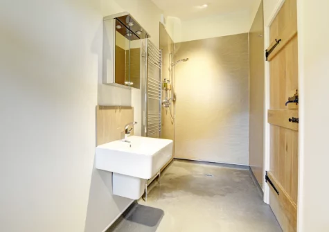 Bedroom #1 en-suite wet room at Dickins' Cottage, Trenarlett Farm, St Breward
