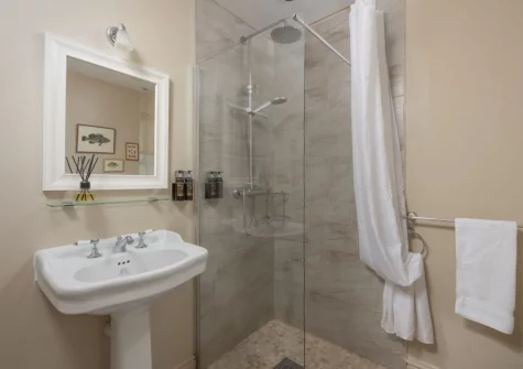 Bedroom #2 en-suite bathroom at Dolly's Plaice, Fowey