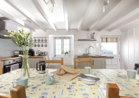 The kitchen & dining area at Dolor Cottage, Coverack