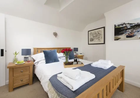 Bedroom #1 at Dolor Cottage, Coverack