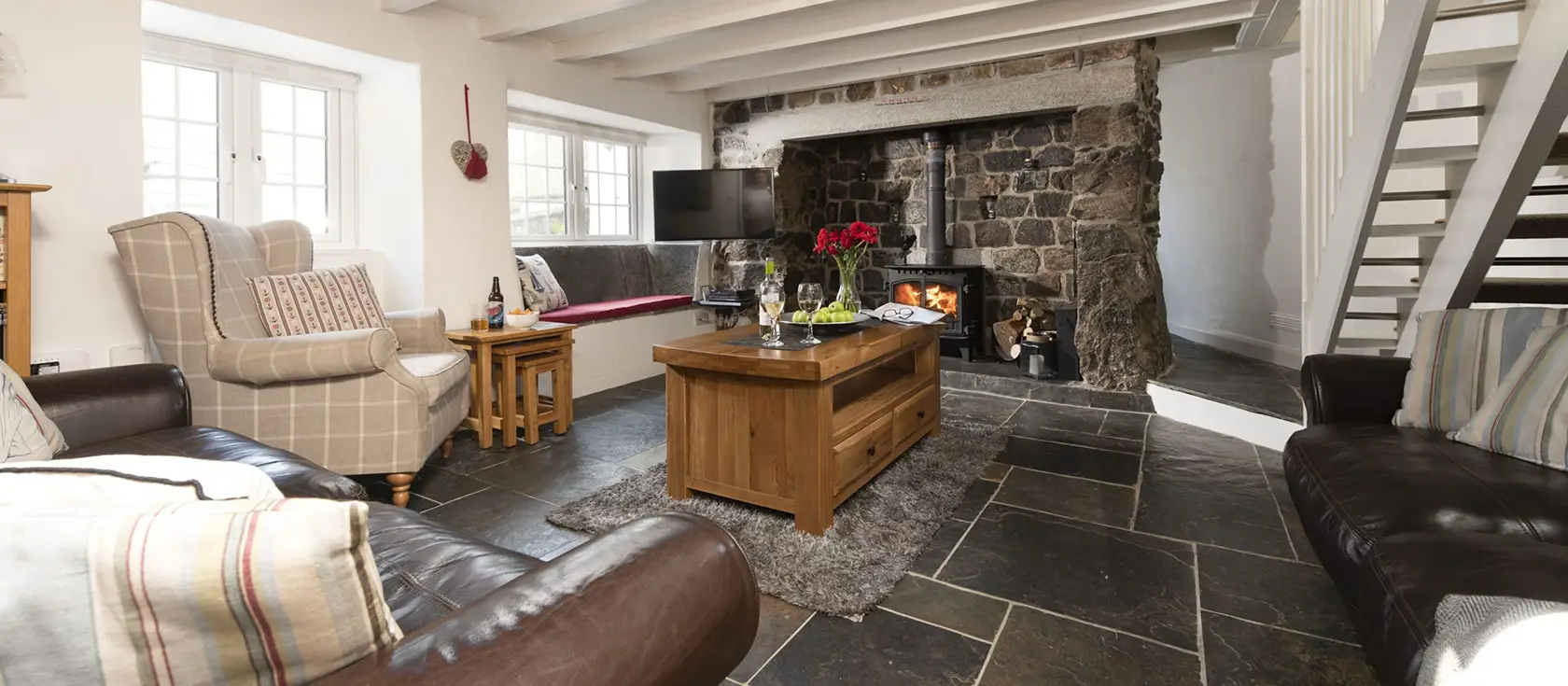 Dolor Cottage, Coverack is a beautifully restored 3-bedroom coastal retreat just 200 yards from the glistening sea. Enjoy spectacular sea views, cosy wood-burning stove, and access to Cornwall's finest attractions for unforgettable family holidays.