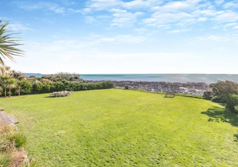 The lawned garden at Dolphins, Downderry