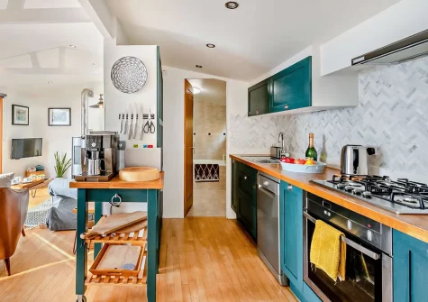 The kitchen at Driftsands, Tregonhawke Cliff