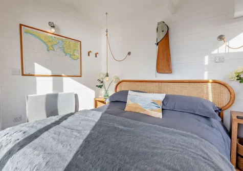 The bedroom at Driftsands, Tregonhawke Cliff