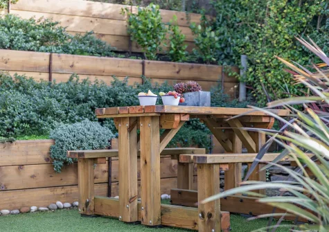 The alfresco dining area at Driftsands, Tregonhawke Cliff