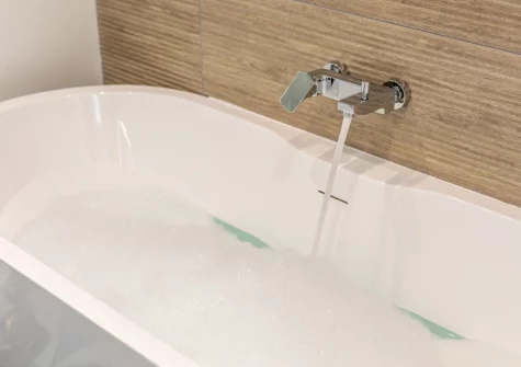 The bathroom at Driftwood Barton Close, Instow