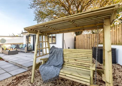 The summerhouse & outdoor sitting area at Driftwood Barton Close, Instow