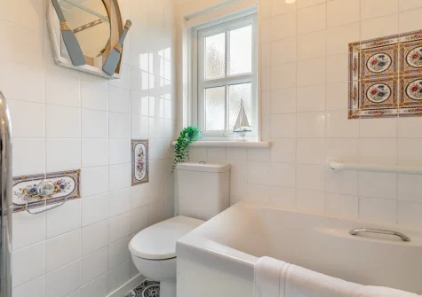 The bathroom at Driftwood Cottage, Mousehole