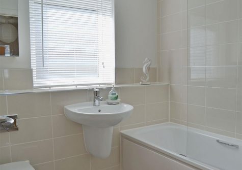 The bathroom at Driftwood, Goodrington