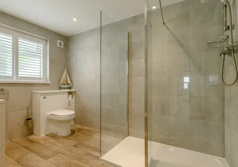 The shower room at Driftwood, Mawgan Porth