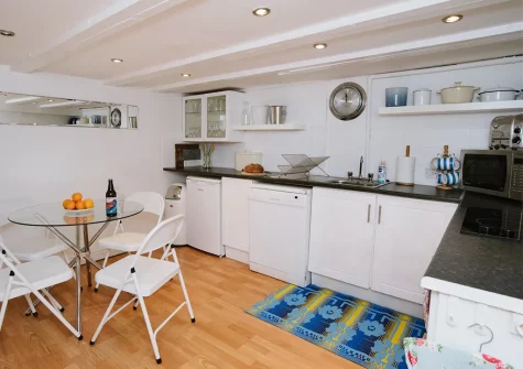 The dining area & kitchen at Driftwood, Porthleven