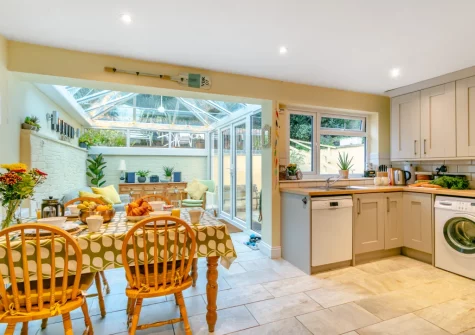 The kitchen & dining area at Drum Cottage, Appledore