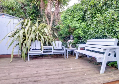 The patio garden & outdoor sitting area at Drum Cottage, Appledore