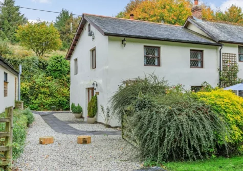 Duckdown is a pretty, characterful cottage with original oak beams nestled in the North Devon countryside