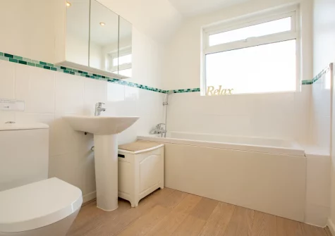 The bathroom at Dunes at Westcroyde, Croyde
