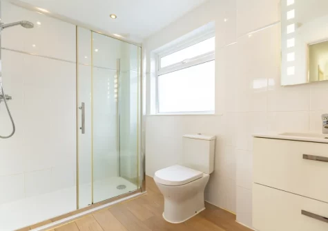 The shower room at Dunes at Westcroyde, Croyde