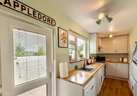 The kitchen at Ebb Tide Cottage, Appledore