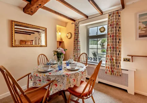 The dining area at Ebb Tide Cottage, Appledore