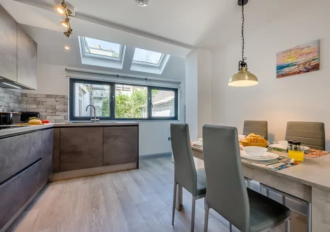 The kitchen & dining area at Echo Beach, St Ives