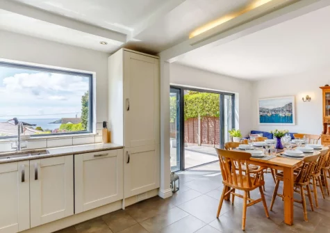 The kitchen & dining area at Eddystone View, Wembury