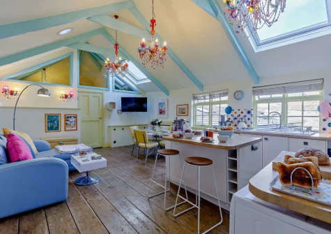 The living area & kitchen at Eia's Loft, St Ives