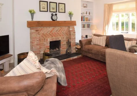 Elberry Cottage, Churston Ferrers is a charming two-bedroom character cottage with a games room and enclosed garden. Perfect for families seeking countryside views, coastal adventures, and cosy evenings by the roaring fire with loved ones.