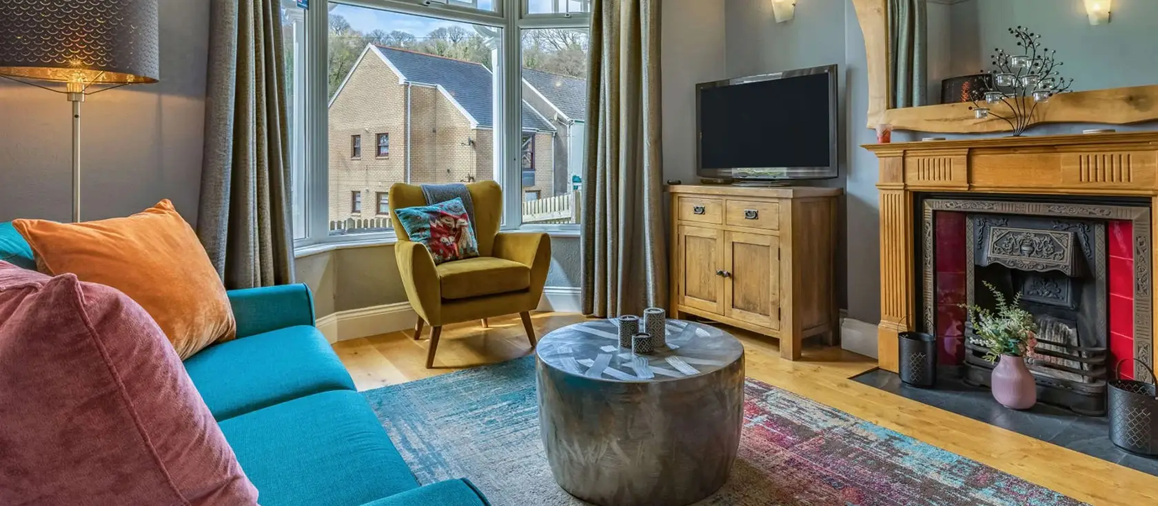 Elmbank, Combe Martin is a stylishly decorated four-bedroom retreat within walking distance of a sheltered beach. With elegant social spaces, an enclosed garden, and a prime position for exploring North Devon's spectacular coastline & attractions.