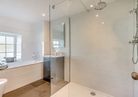 The first floor bathroom at Elmwood Cottage, Constantine Bay