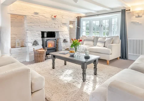 Elmwood Cottage, Constantine Bay is a beautifully renovated four-bedroom family home with hot tub and BBQ. Enjoy proximity to Constantine Bay Beach, Padstow's culinary charm, and ample space for creating unforgettable seaside memories.