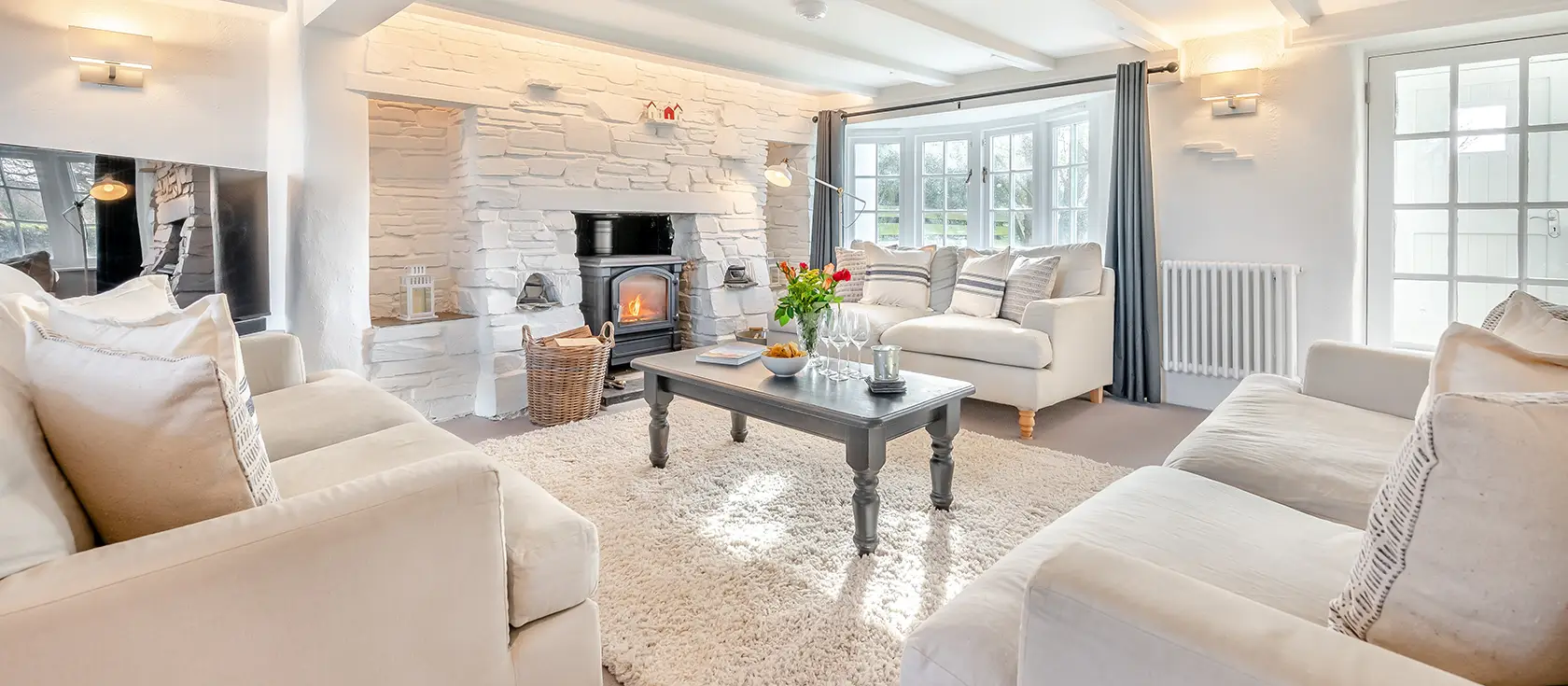 Elmwood Cottage, Constantine Bay is a beautifully renovated four-bedroom family home with hot tub and BBQ. Enjoy proximity to Constantine Bay Beach, Padstow's culinary charm, and ample space for creating unforgettable seaside memories.