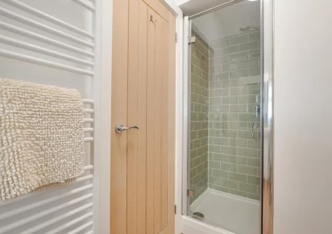 The shower room at Emily's, Kingswear