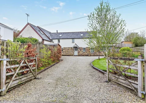 Eretiz Barn is a semi-detached converted milking parlour in idyllic village setting yet with amenities close by