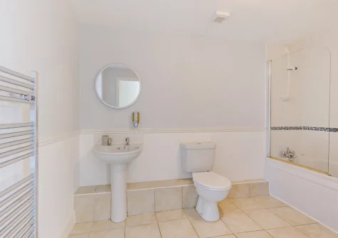 The bathroom at Estrayer Park Farmhouse, Meldon