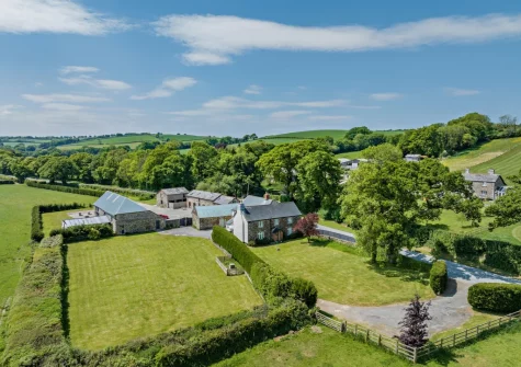 Estrayer Park Farmhouse's large lawn is perfect for playing football, cricket & other family games