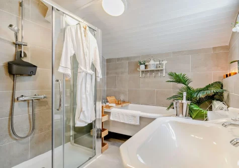 The bathroom at Estuary Cottage, Hayle