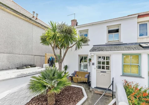 Estuary Cottage is a welcoming & luxurious retreat in Hayle