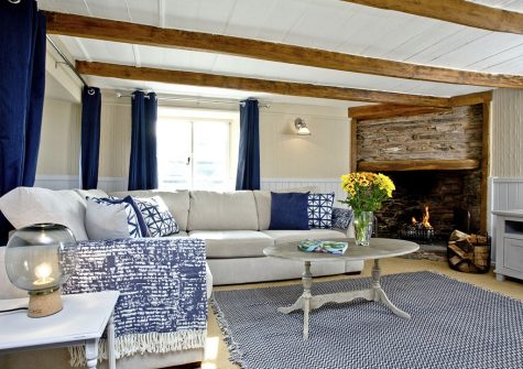 The living area at Evies Cottage, Higher Brixham
