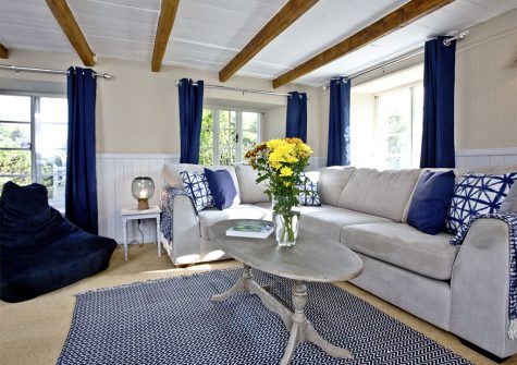 The living area at Evies Cottage, Higher Brixham