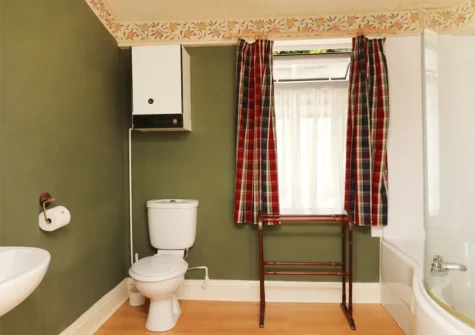 The bathroom at Exmouth, The Admiral's House, Ilfracombe