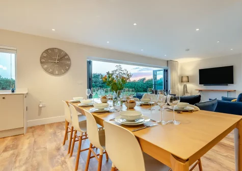 The dining area at Fair Skies, St Merryn